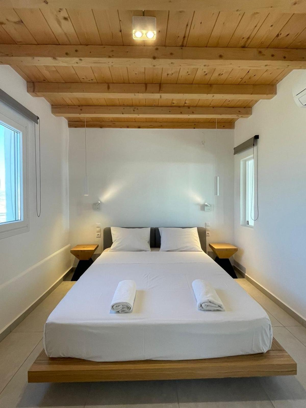 Frances Mykonos * Tourlos